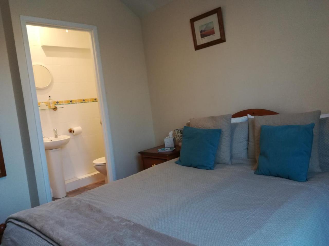 Crestwell House Bed & Breakfast Истли Екстериор снимка