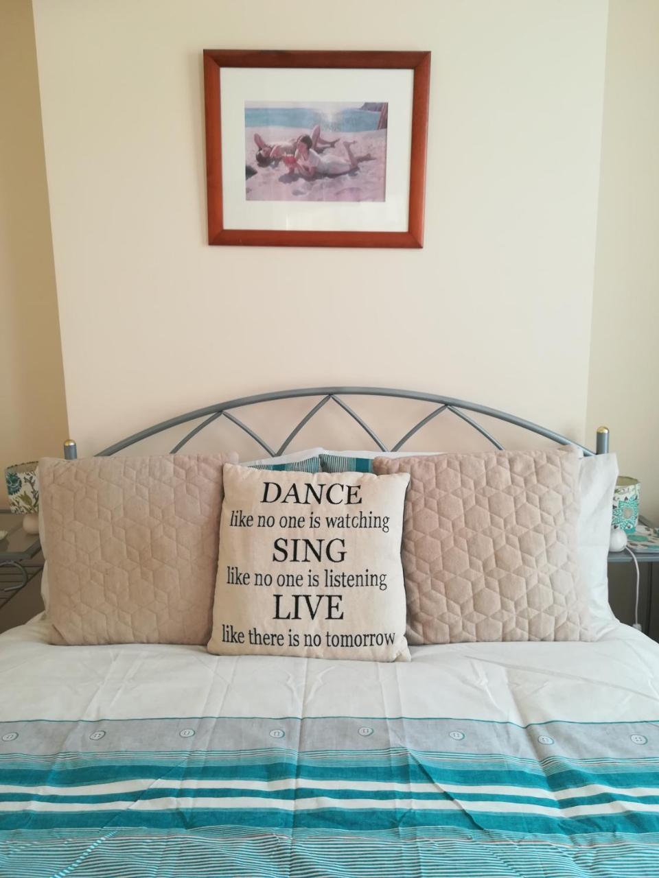 Crestwell House Bed & Breakfast Истли Екстериор снимка