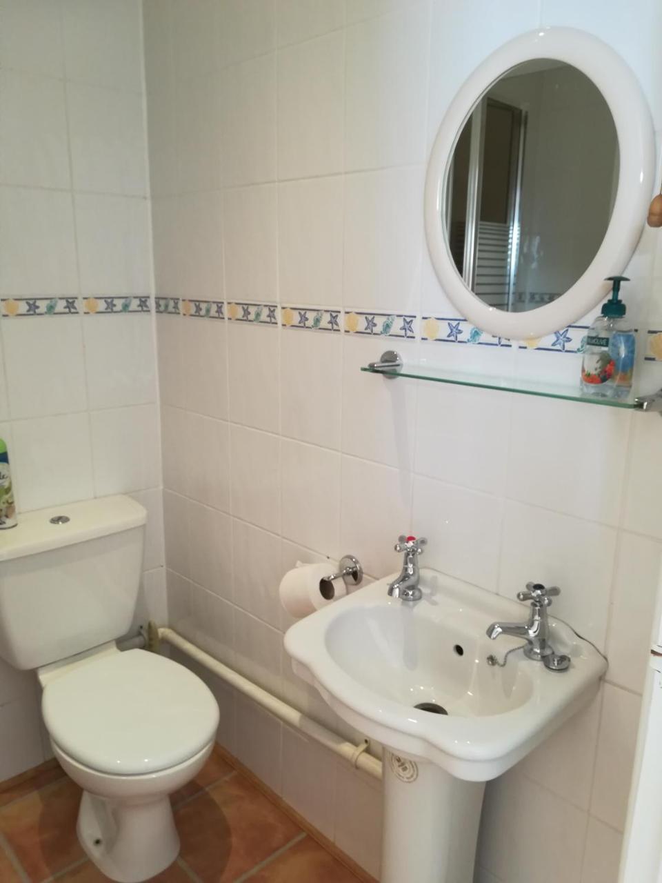 Crestwell House Bed & Breakfast Истли Екстериор снимка