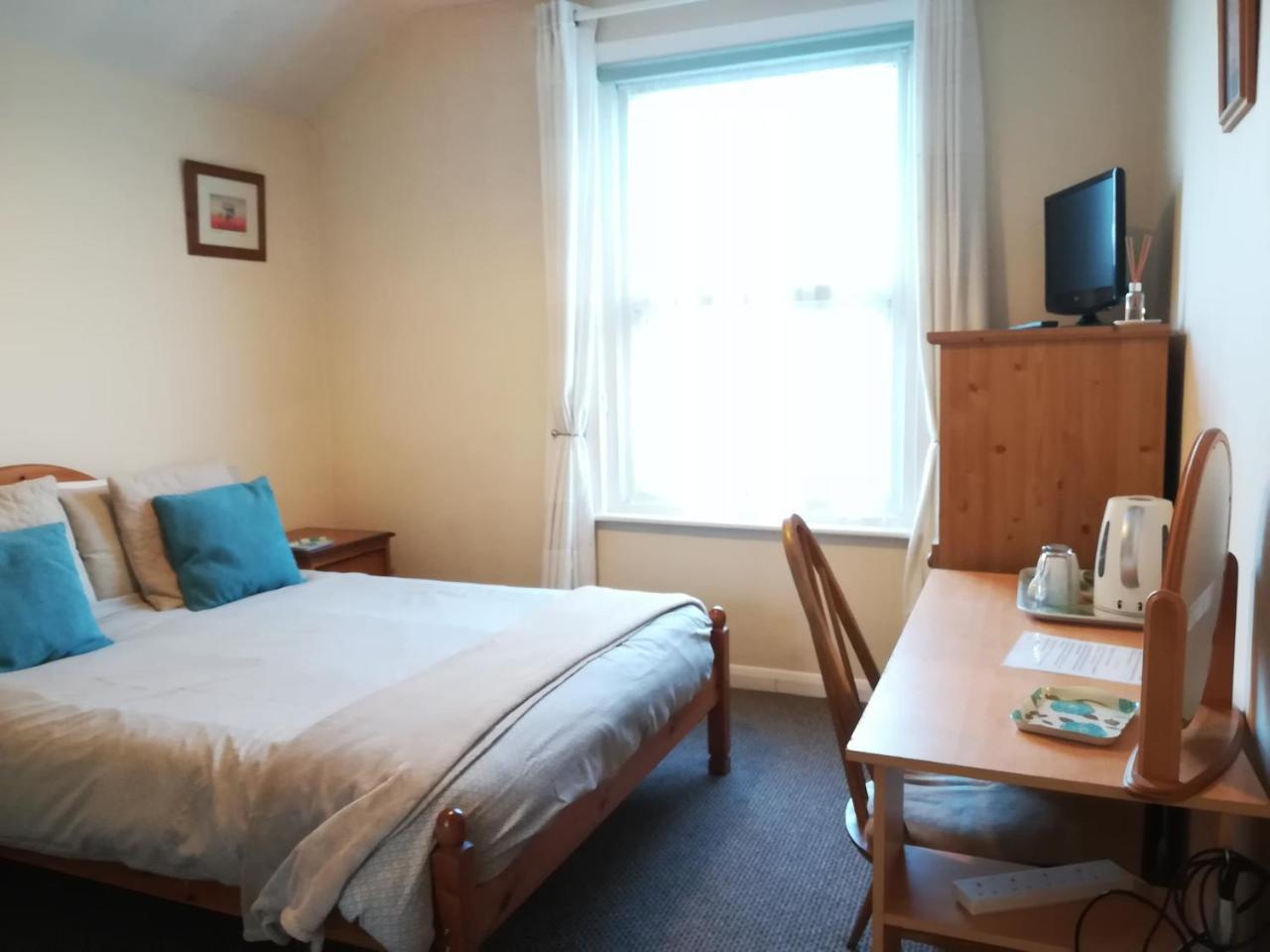 Crestwell House Bed & Breakfast Истли Екстериор снимка